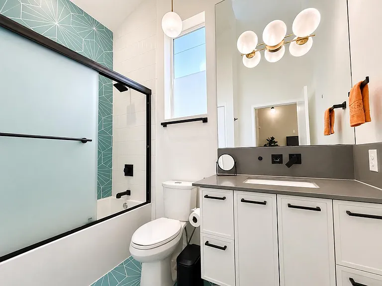 913 Duncan Ln #201 — Photo 3