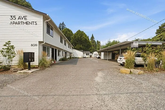 8019 SW 35th Ave #6 — Photo 2