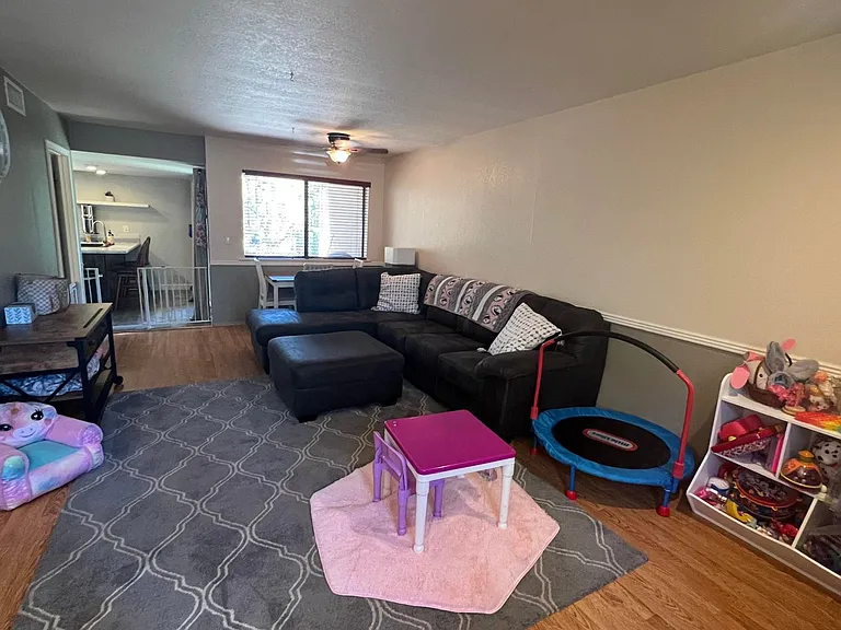 602 N Easy St #C — Photo 10