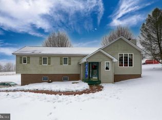 346 W Woodbine Rd, Fawn Grove, PA 17321