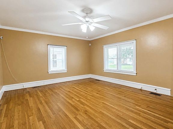 3rd image of 534 Madison Street