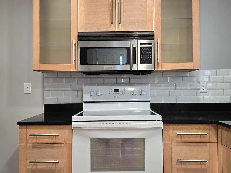 530 Myrtle St — Photo 9