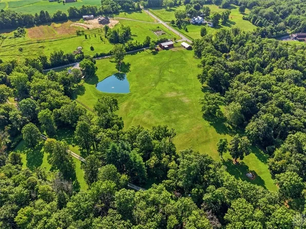 5856 Oregonia Rd, Oregonia, OH 45054