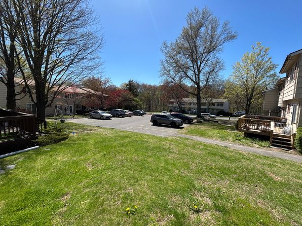 65 Round Tree Dr UNIT 2, Naugatuck, CT 06770