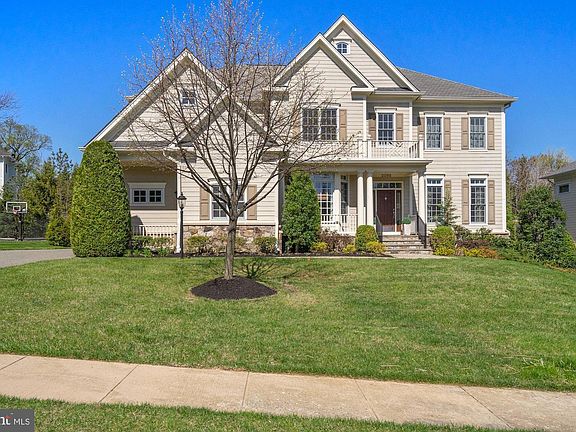2nd image of 2086 Grace Manor Ct