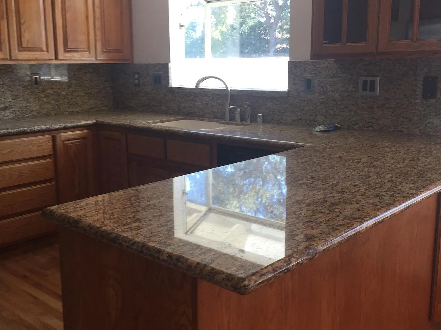 3 bed, 1700 sqft, $2,400 — Photo 2