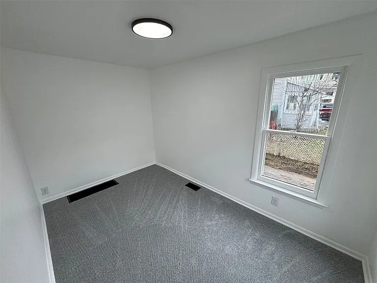 92 Crocker Ave #1 — Photo 4