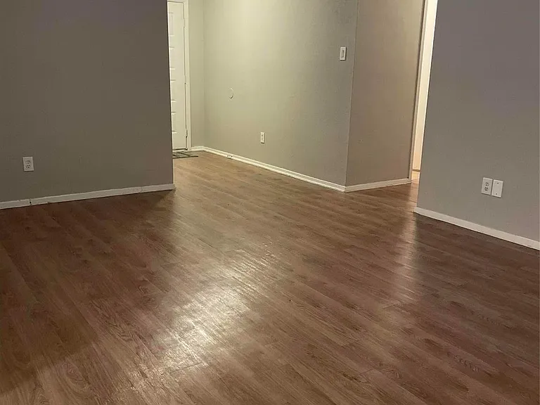 7615 Woodland West Dr — Photo 6