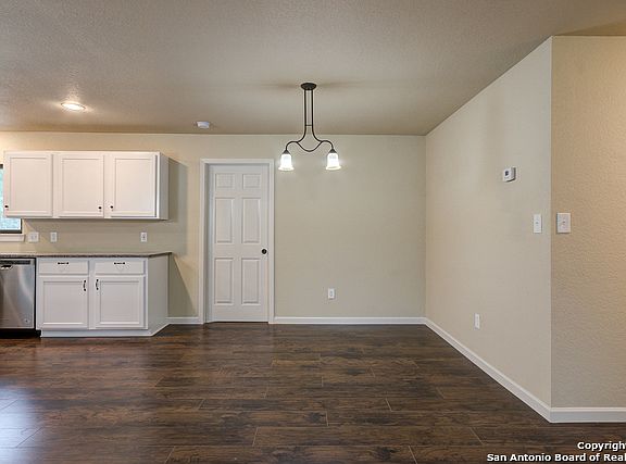 5th image of 7801 Marigold Trace St