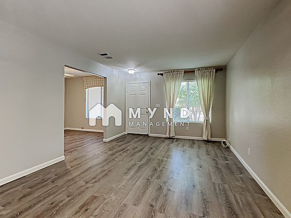 2nd image of 315 Laguna Glen Dr