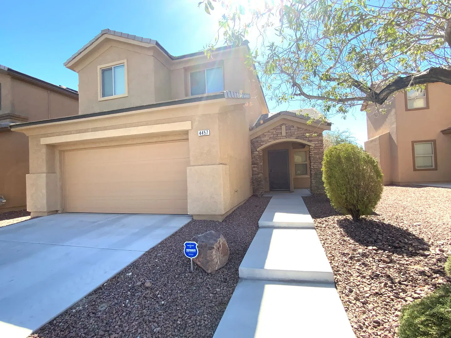 3 bedroom 2.5 bath home in Aliante! — Photo 1