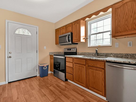 4th image of 636 Valleywood Heights Dr
