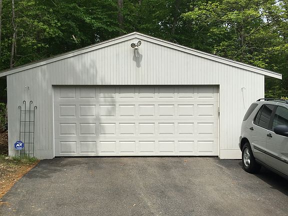 Oversized 2-car garage