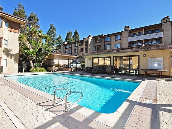 2nd image of 26953 Hayward Blvd APT 104