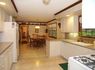 6 Dena Ct, Park Ridge, NJ 07656