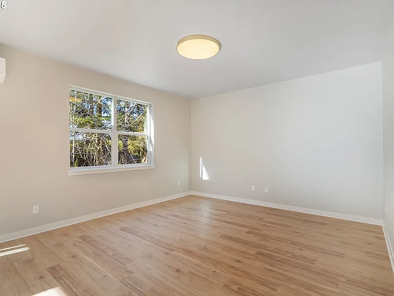 317 S Neptune St — Photo 14