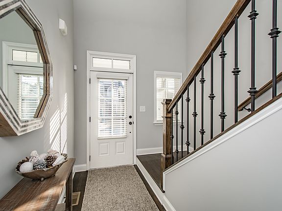 3rd image of 303 Cornerstone Trc