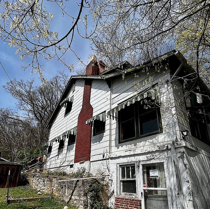 1st image of 802 Hoge Ave