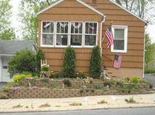 94 Park St, Gloversville, NY 12078