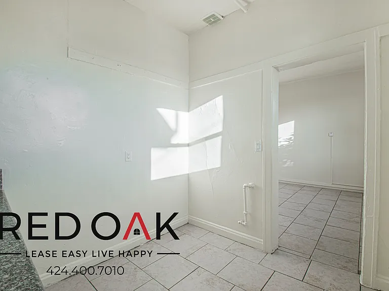 1000 S Grand View St #307 — Photo 7