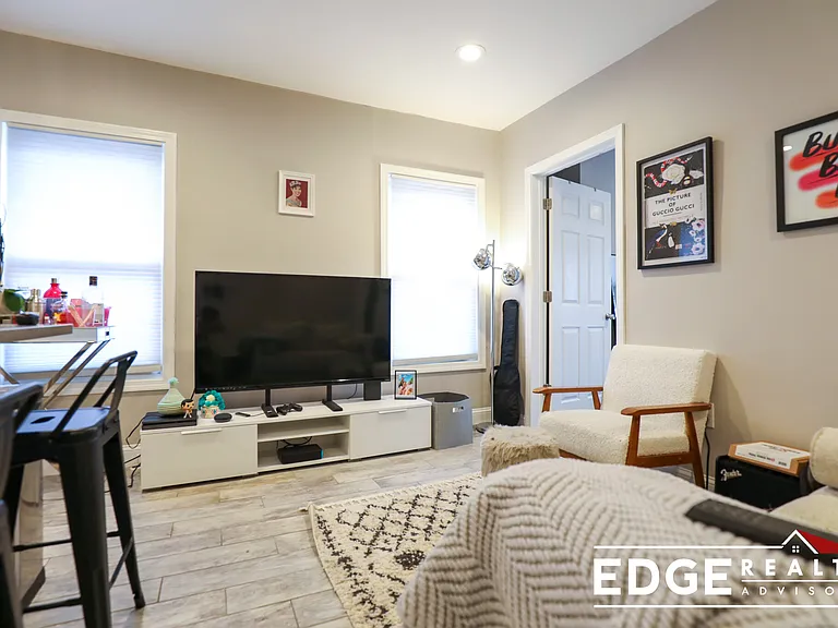 77 Linden St #2 — Photo 11