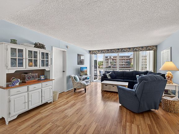 3rd image of 336 Golfview Road #207