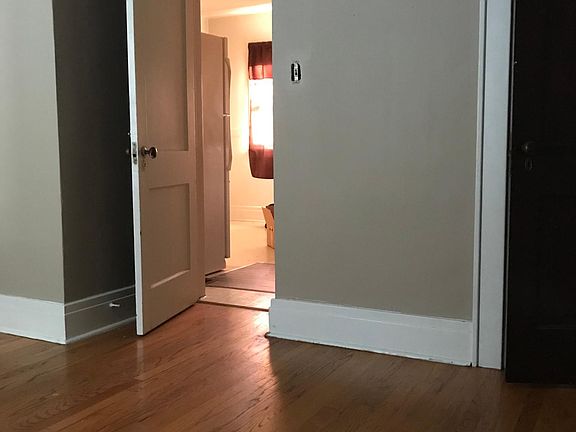 4th image of 318 W Brighton Ave