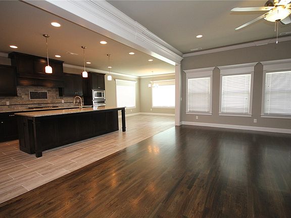 3rd image of 6110 Noble St