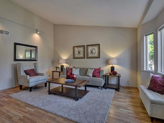 3rd image of 2615 Barcells Ave