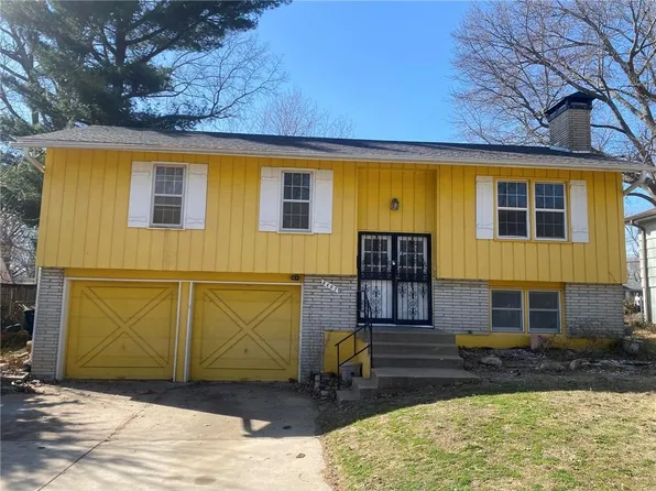 9402 Richmond Ave, Kansas City, MO 64138