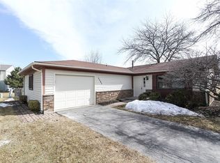 4585 Brigantine Ln, Hoffman Estates, IL 60192