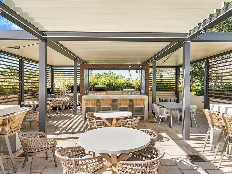 300 S Pointe Dr #405 — Photo 45