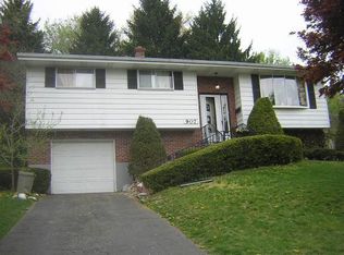 907 Whittier Dr, Allentown, PA