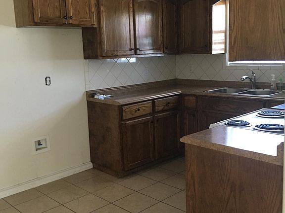 2nd image of 2452 E Los Ebanos Blvd