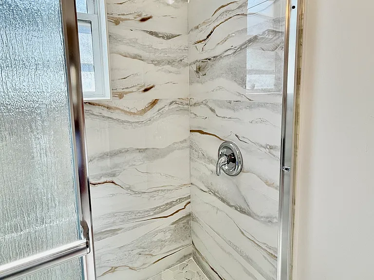 6504 N Leavitt St #3 — Photo 8
