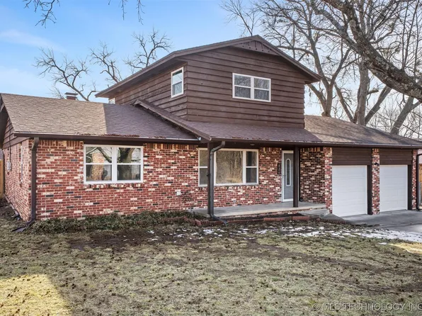 426 W 6th St, Dewey, OK 74029