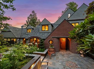 4470 SW Greenleaf Dr, Portland, OR 97221