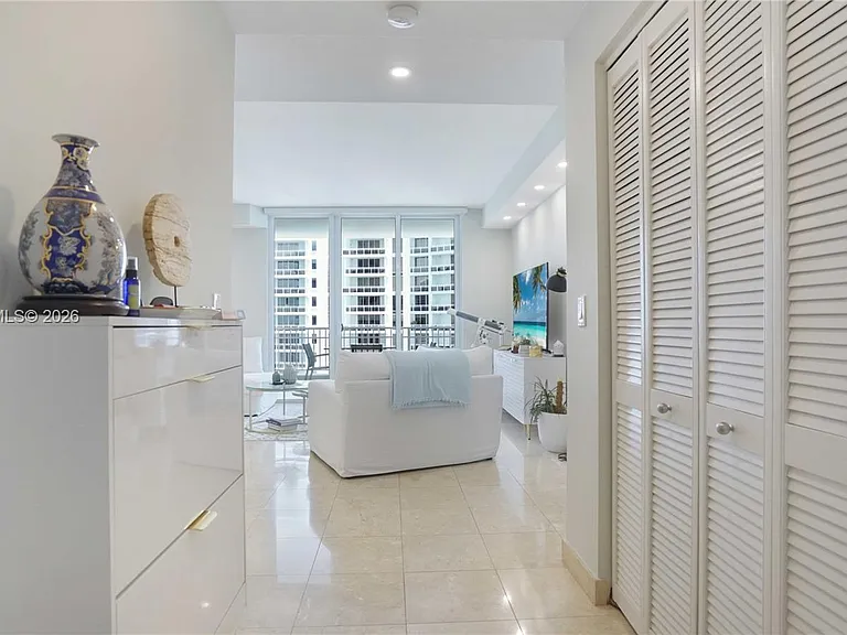 801 Brickell Key Blvd #2210 — Photo 29