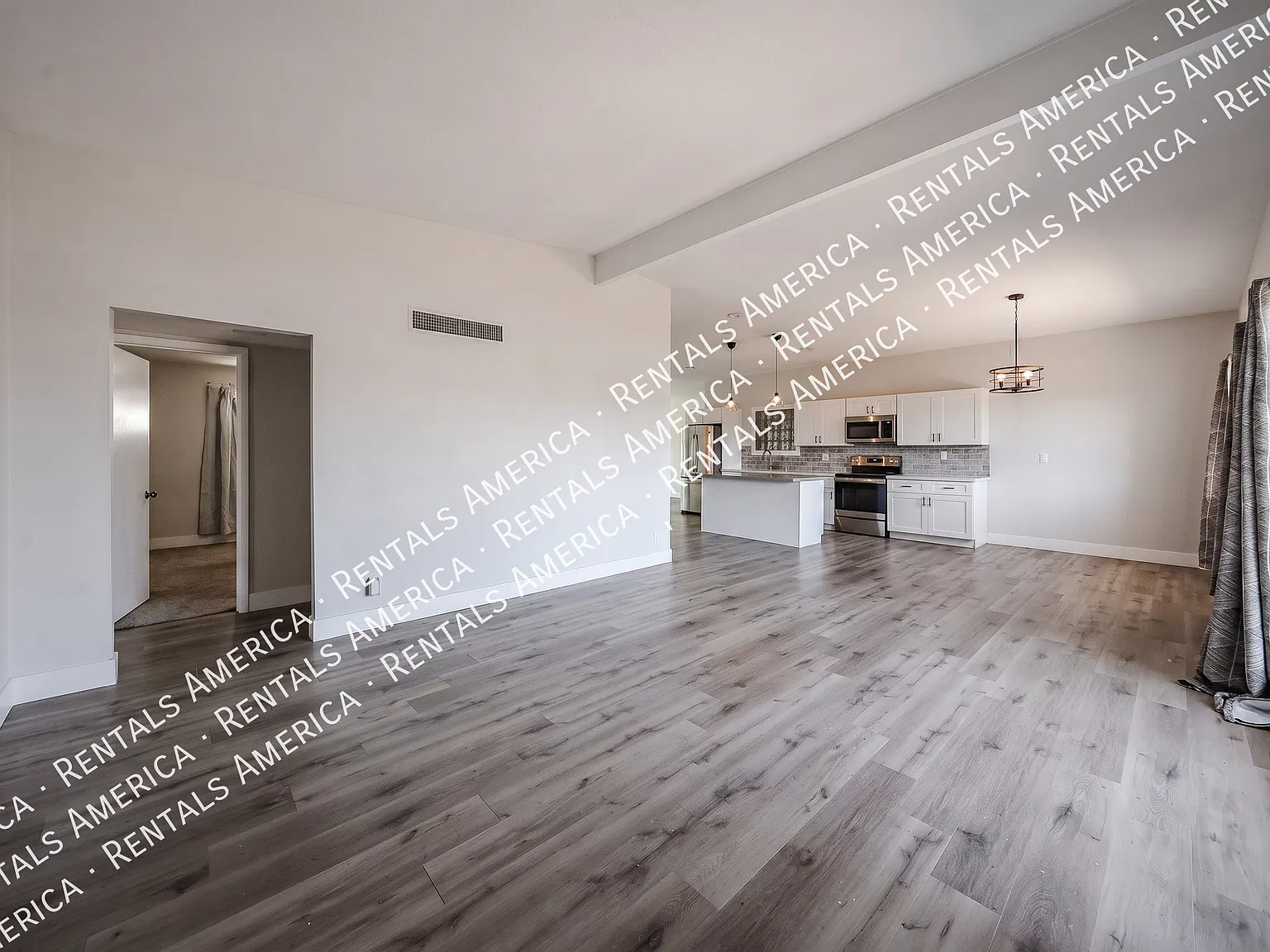 $2500 For Monthly Rent!! Sola R, Pool, 2000 Sq Ft, Special — Photo 3