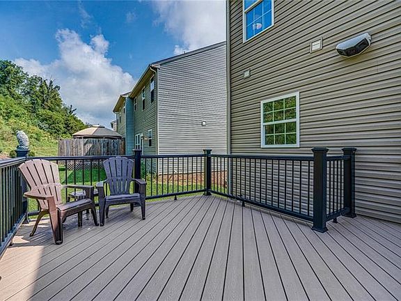 5th image of 8014 Hinsdale Ln