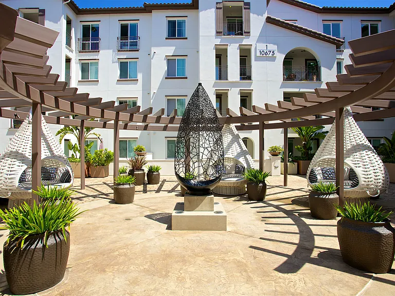 Torrey Gardens Apartments — Photo 6