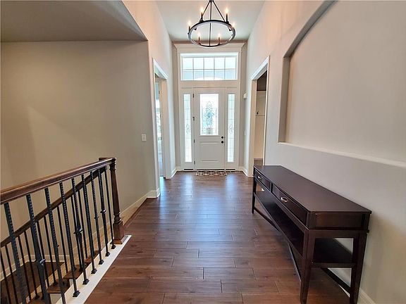 2nd image of 1408 NE Kenwood Cir