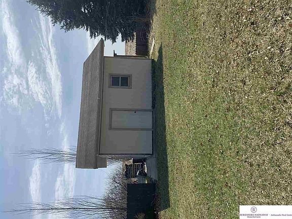 2nd image of 2680 Crestwood Dr