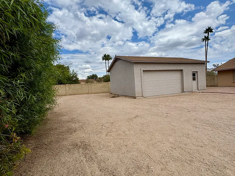 10440 E Becker Ln — Photo 9