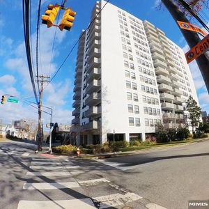 1600 Center Ave APT 1D, Fort Lee, NJ, 07024