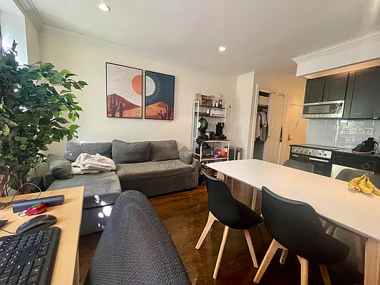 Rented by Compass | media 12