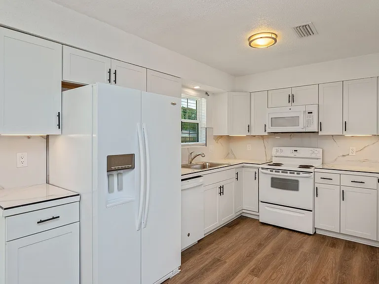 1416 Palm Blvd S — Photo 13