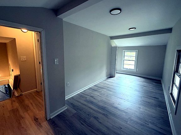 5th image of 801 Rutledge Dr