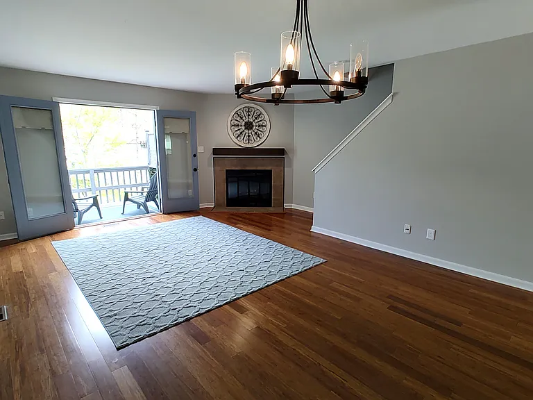 442 Darby Ln — Photo 11