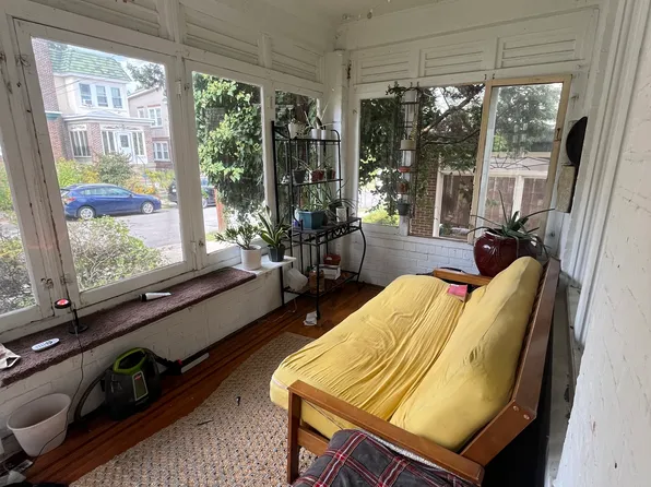 647 Hermitage St, Philadelphia, PA 19128